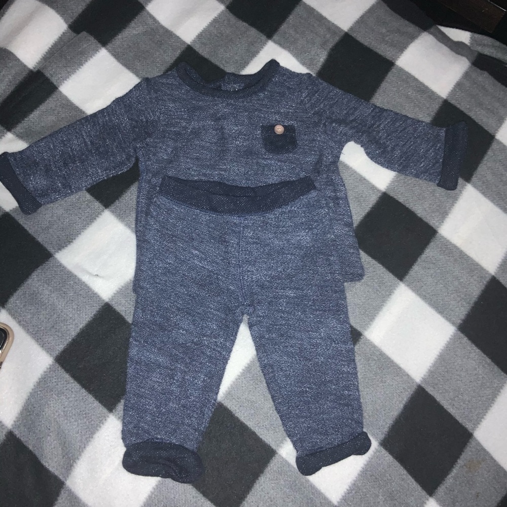 Carter’s 2 Piece set Joggers & Long sleeve Size 3M